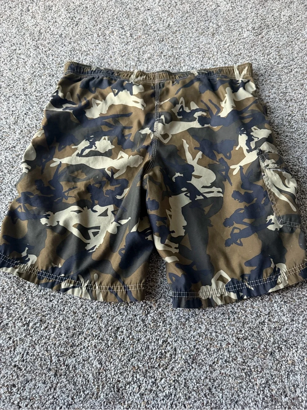 Vintage Y2K Billabong Pin Up Girl Camo Board Shorts Men's 32 Surf Cargo